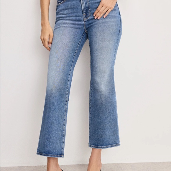 NWT - Good American Always Fits Good Legs Cropped Mini Boot Jeans - Size 6-12 - Picture 1 of 13